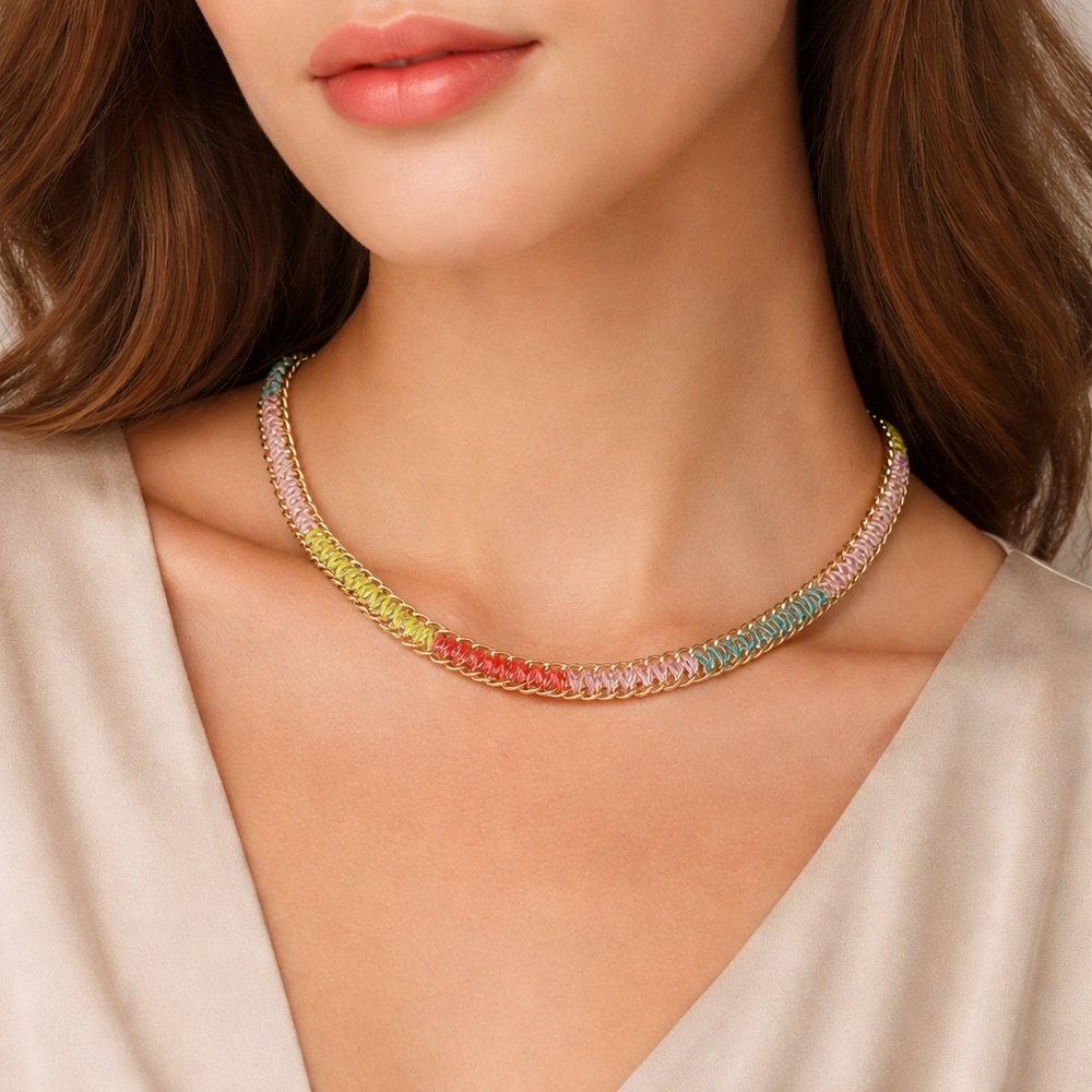 Plunder Vibrant Gold Tone Necklace. NWT